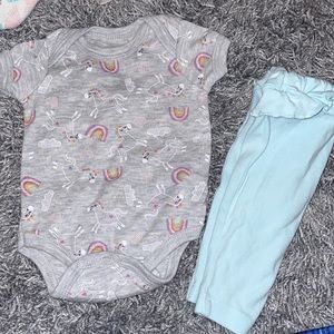 2/$8 0-3 months carters & swiggles set